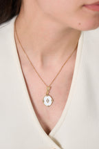 Çelik Taşlı Beyaz Madalyon Kolye