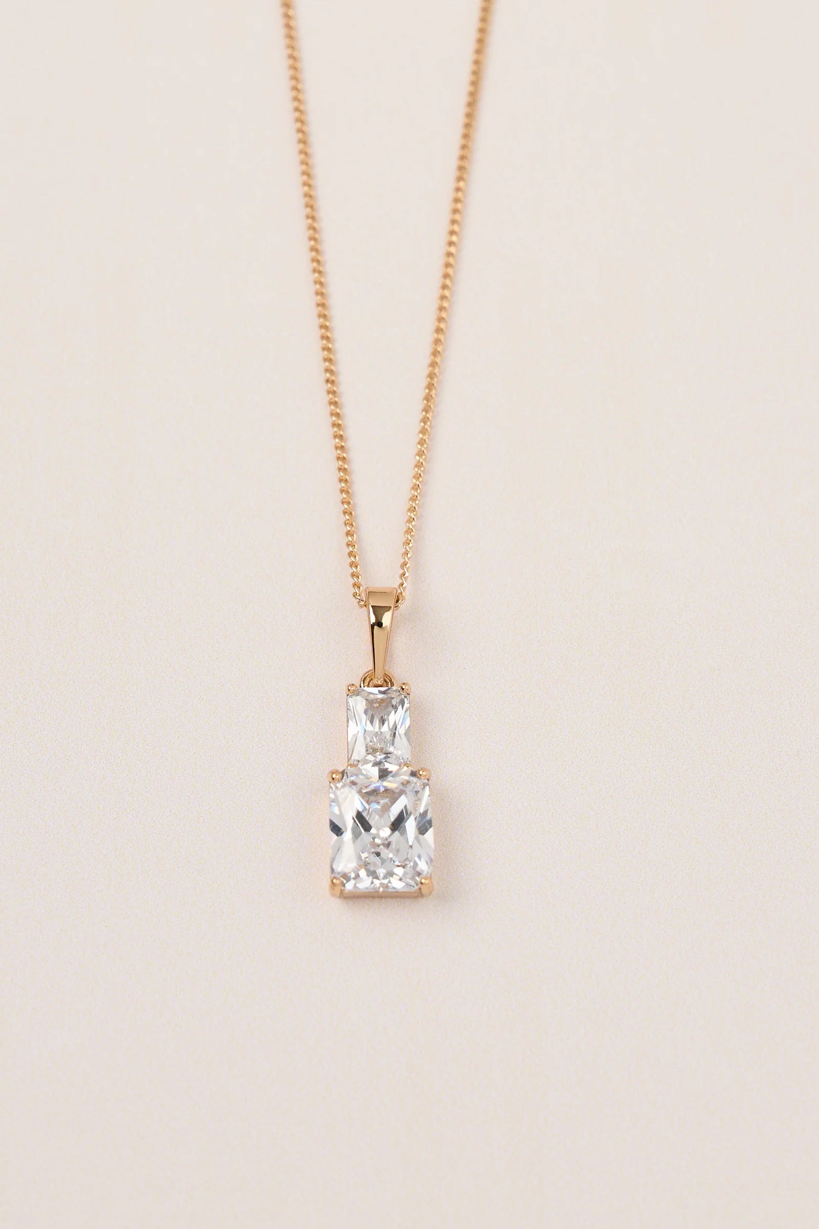 Xuping Baget Taşlı Kolye