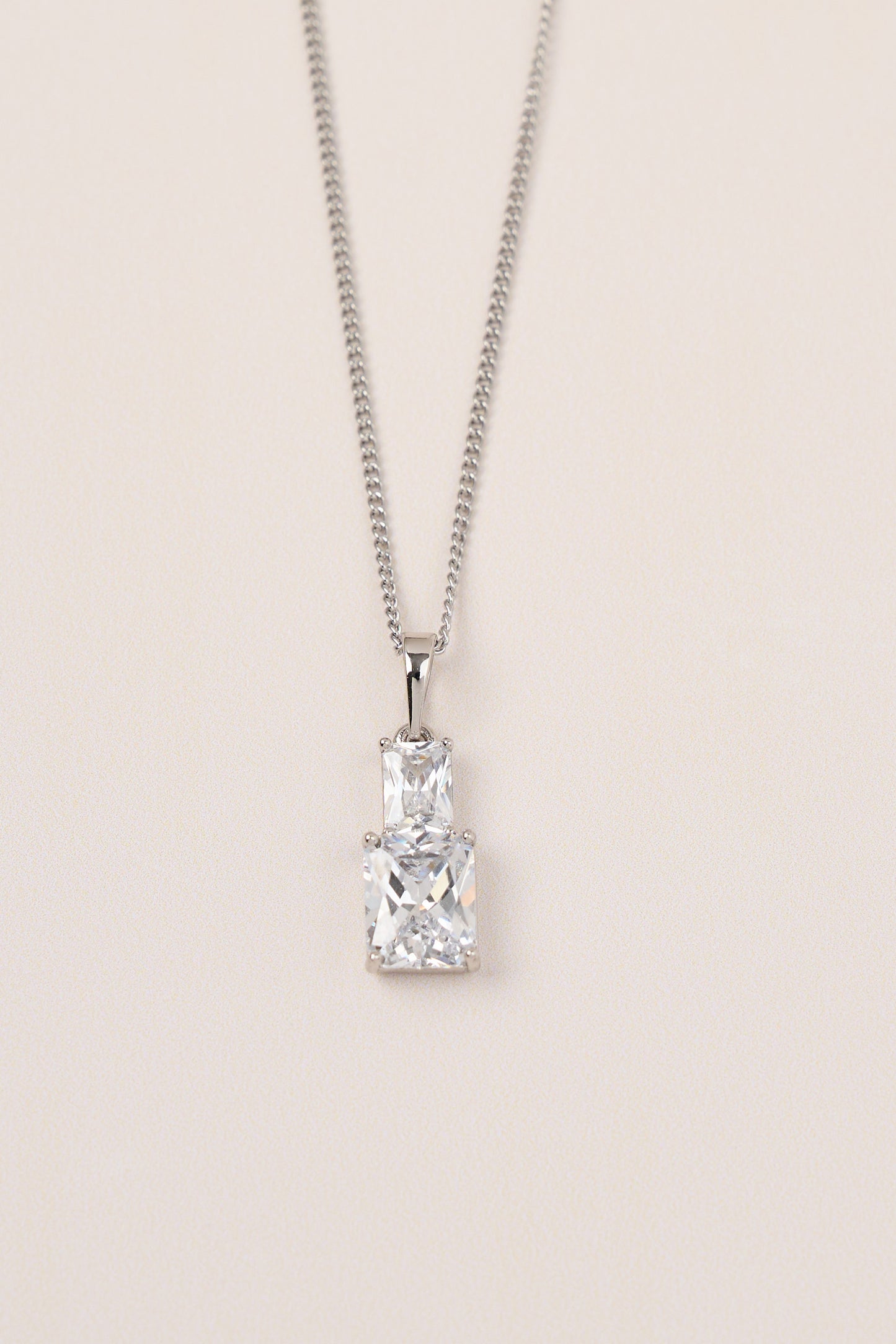Xuping Baget Model Kolye Silver