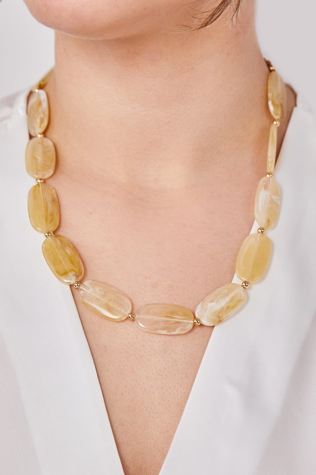 Flat Bead Necklace Beige
