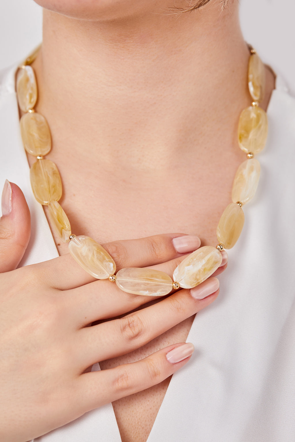 Flat Bead Necklace Beige
