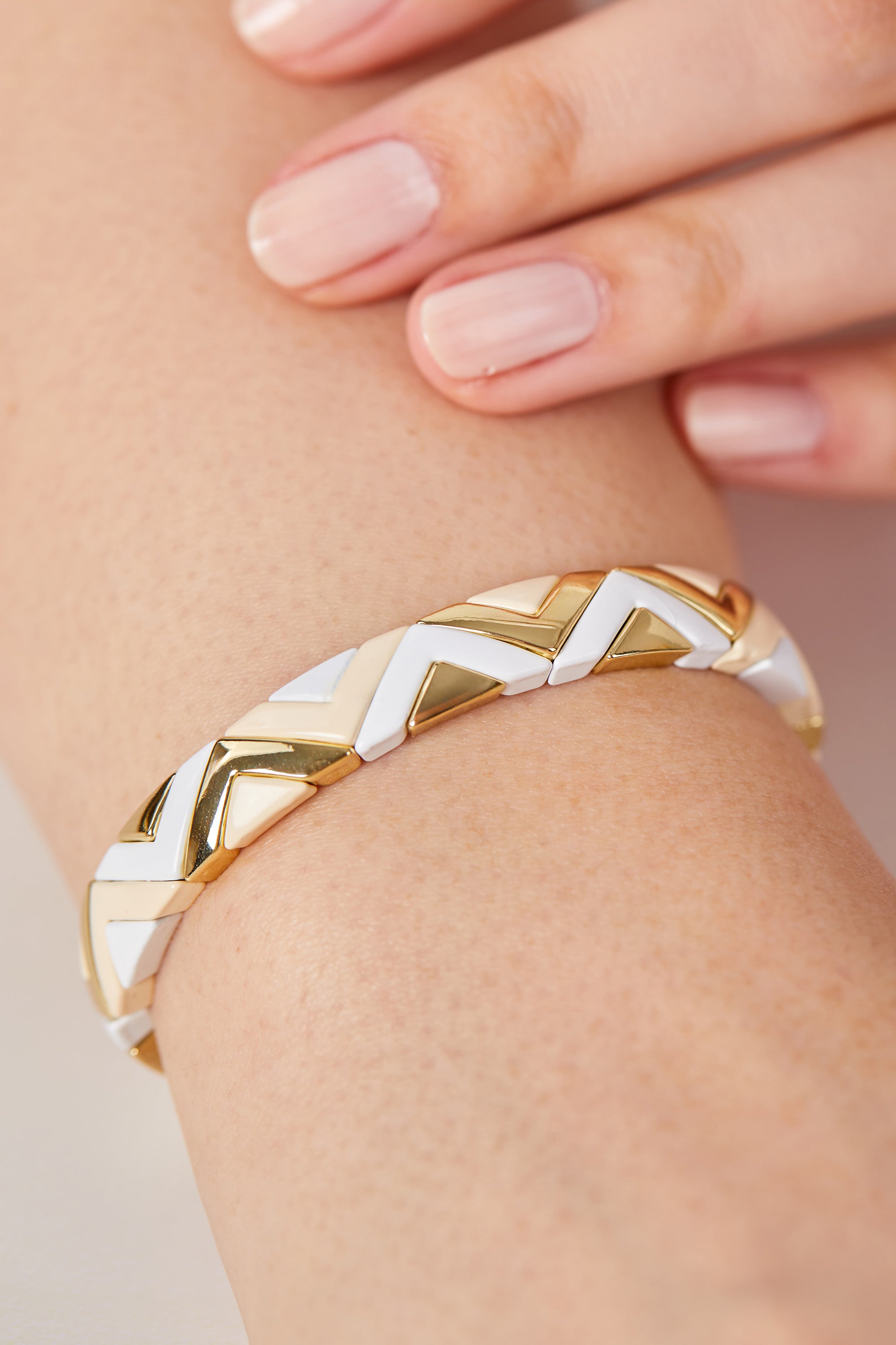 14K Gold Plated Detailed Porcelain Plated Bracelet