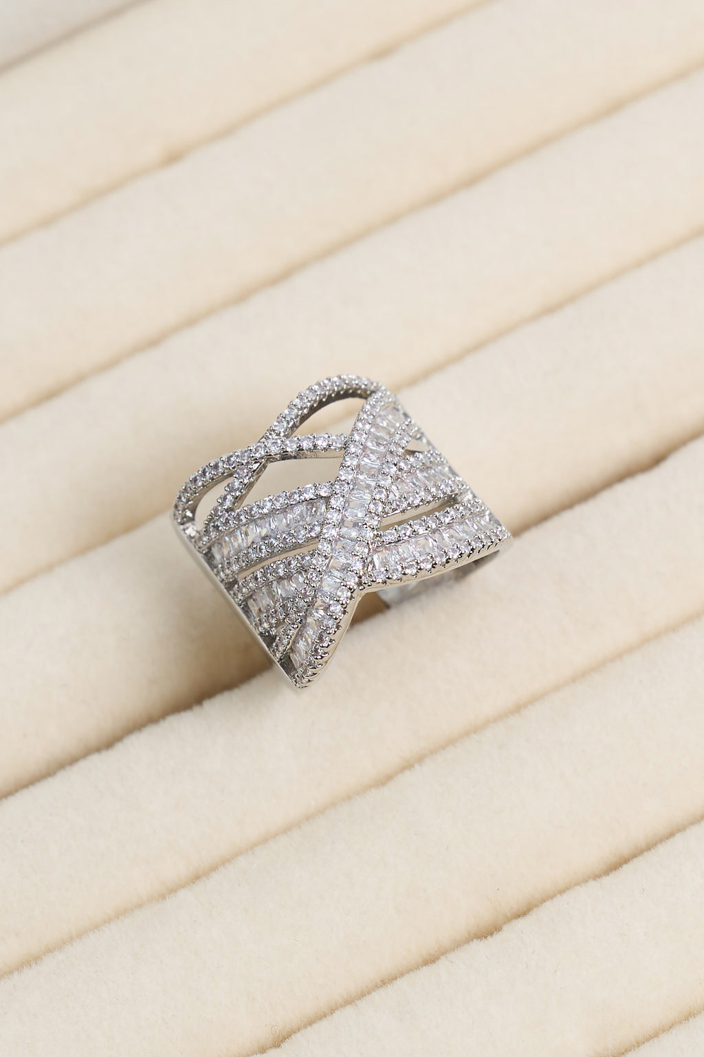 Zirkon Taşlı Marjin Yüzük