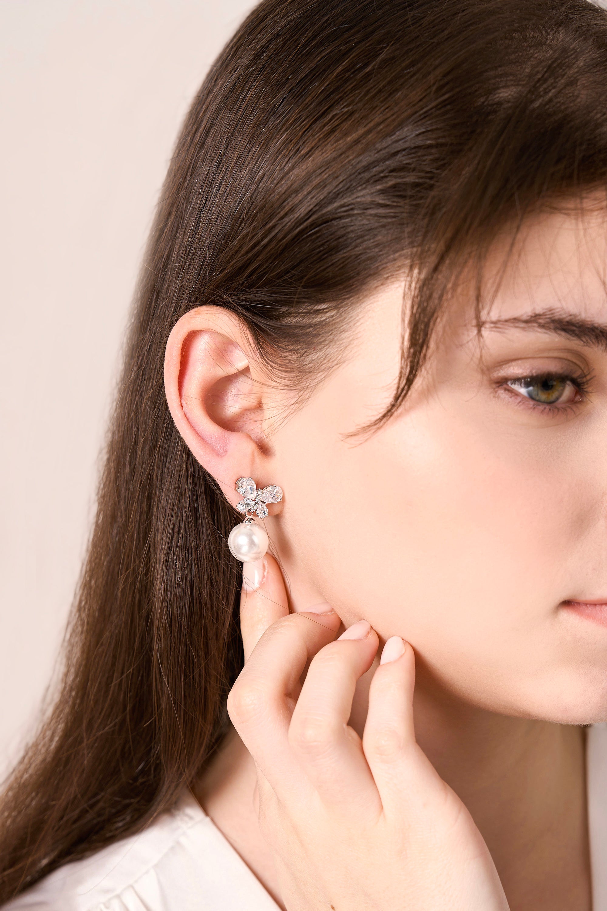 Stone Bow Pearl Earrings