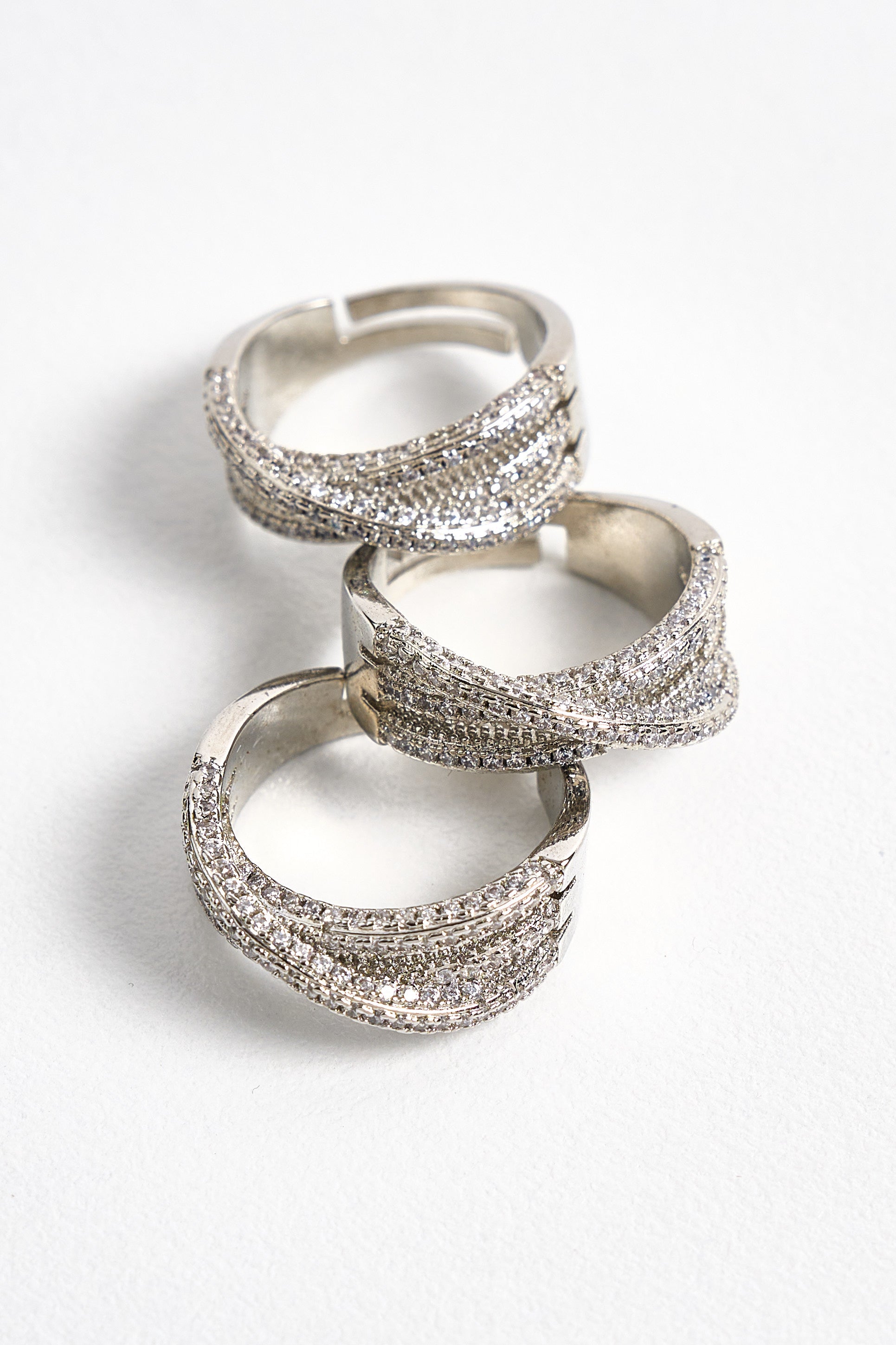 Taşlı Zarif Yüzük Silver