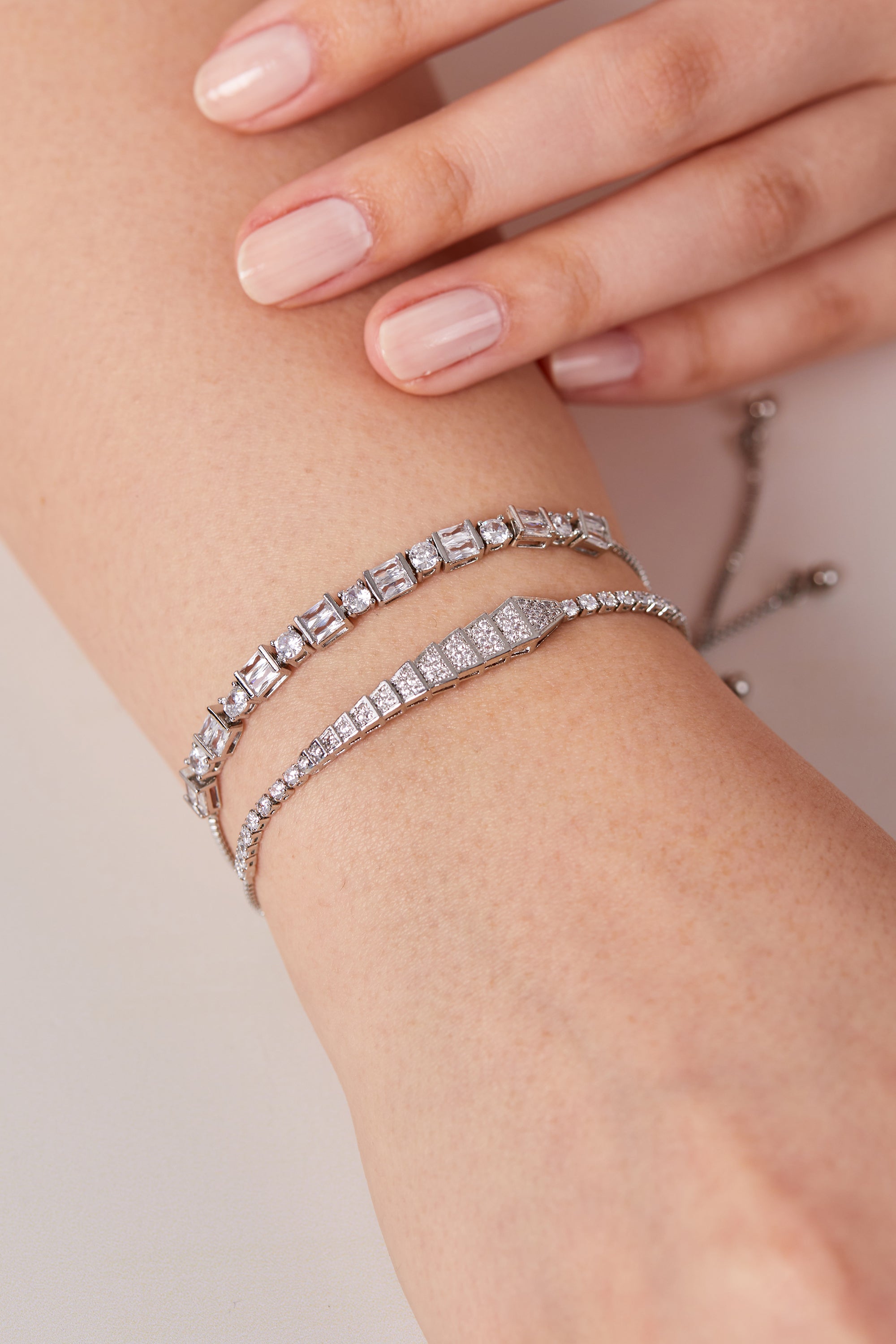 Snake Model Elevator Bracelet