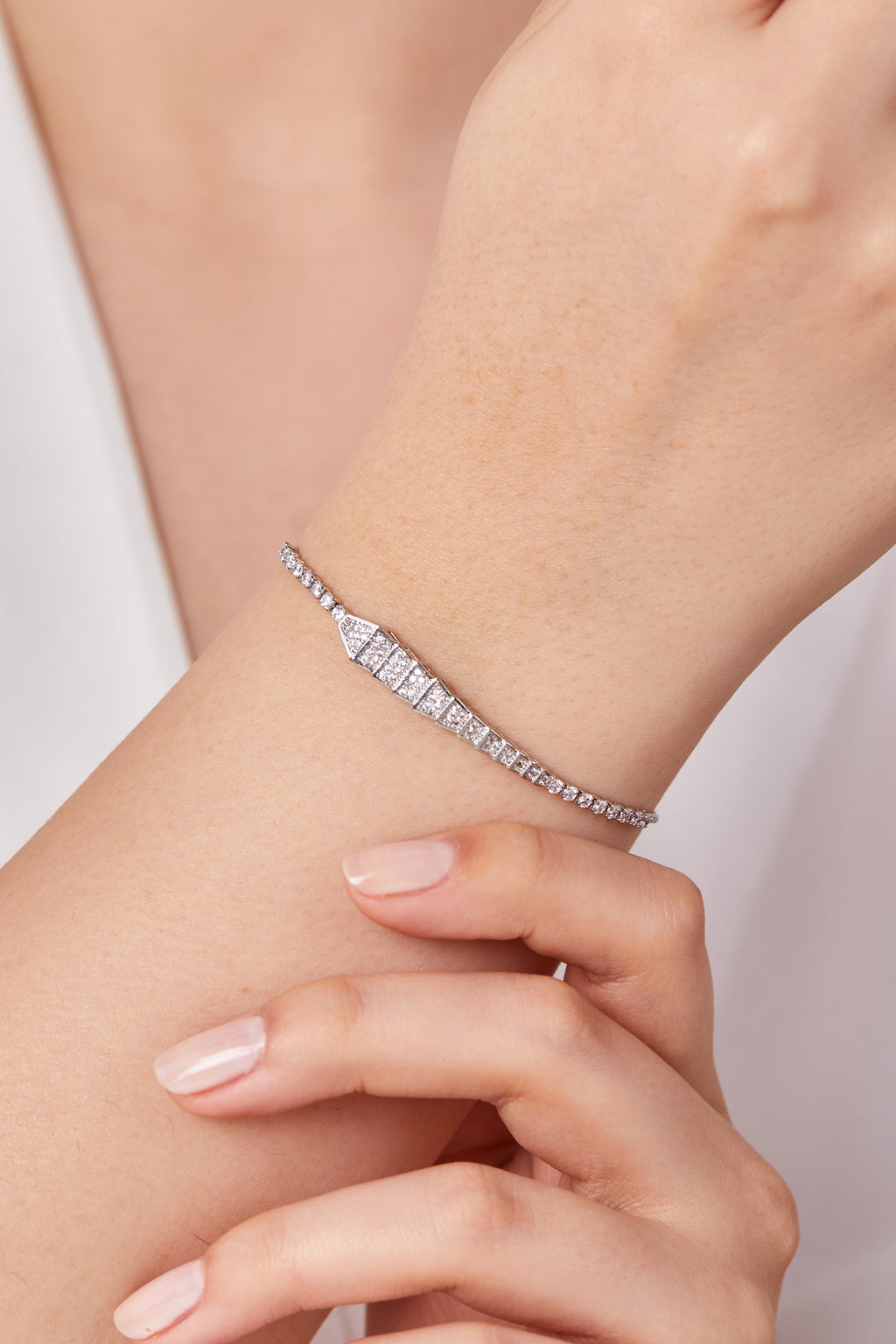 Snake Model Elevator Bracelet
