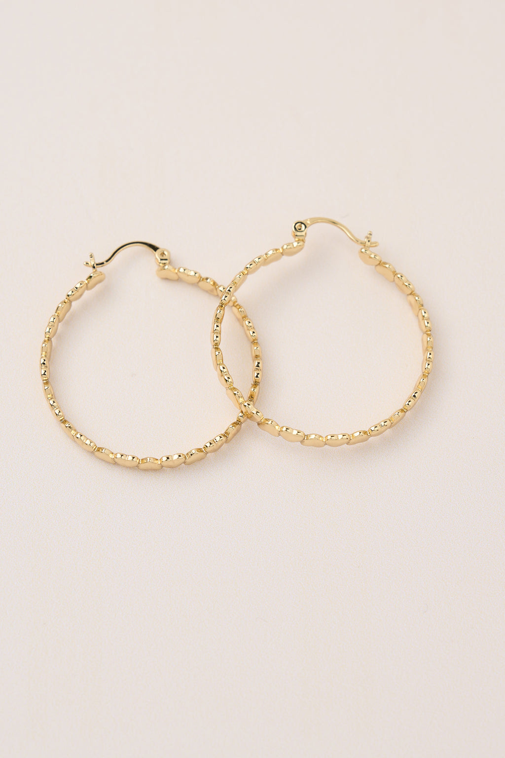 Xuping Mini Heart Pattern Hoop Earrings