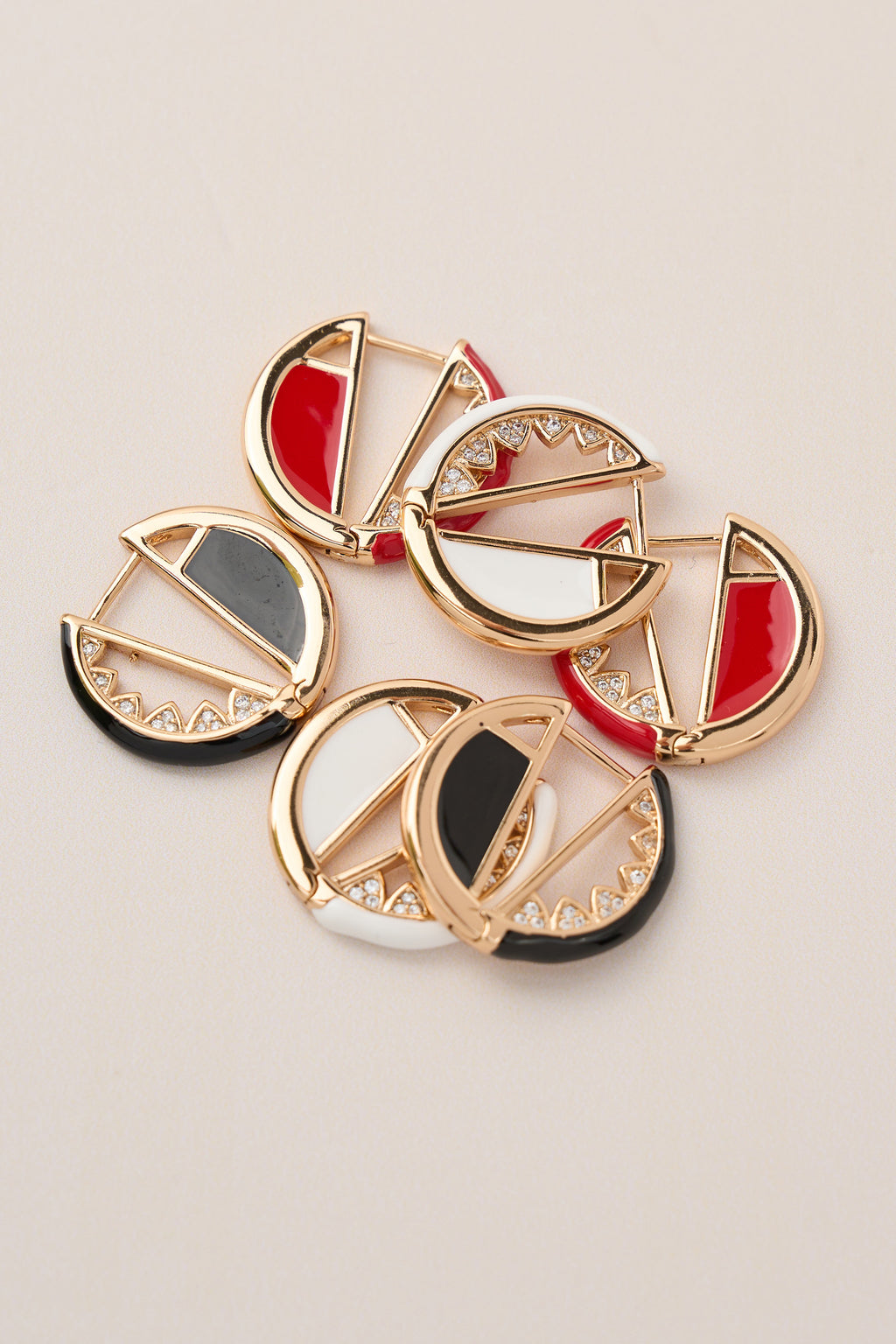 Xuping Pacman Earrings Black