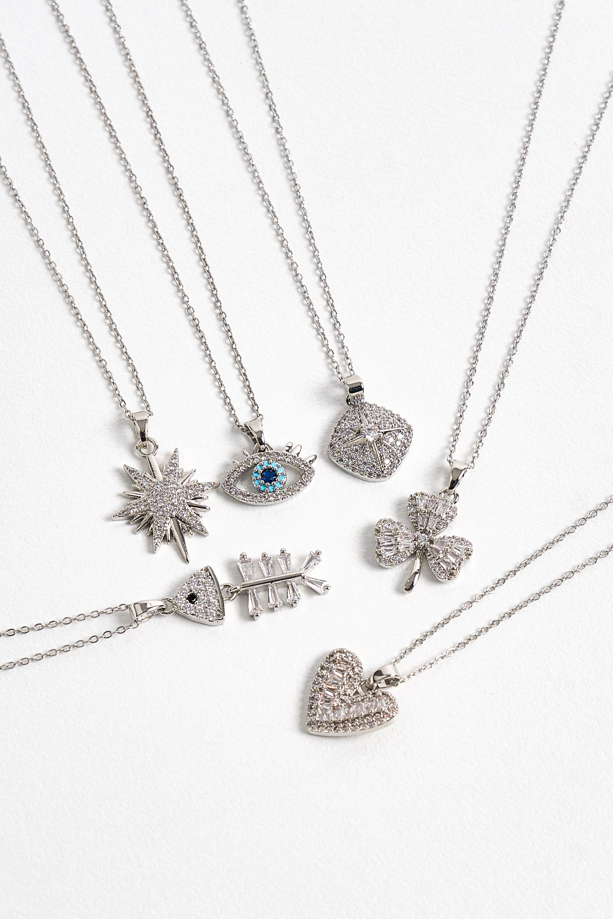 Çelik Baget Taşlı Kalp Kolye