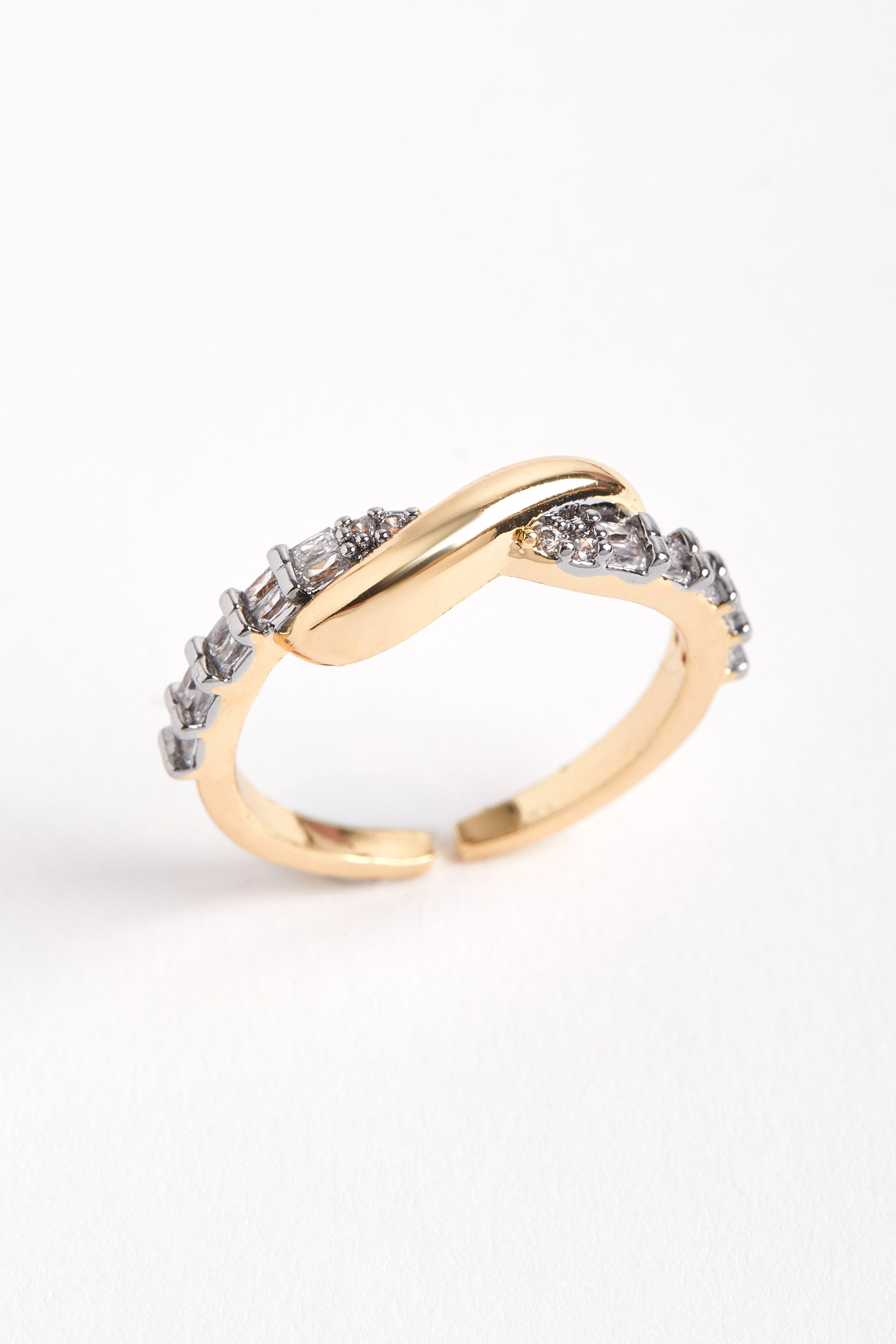 Rhodium Plated Elegant Ring