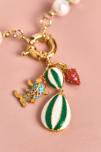 Renk Detaylı Charmlı Gerçek İnci Kolye