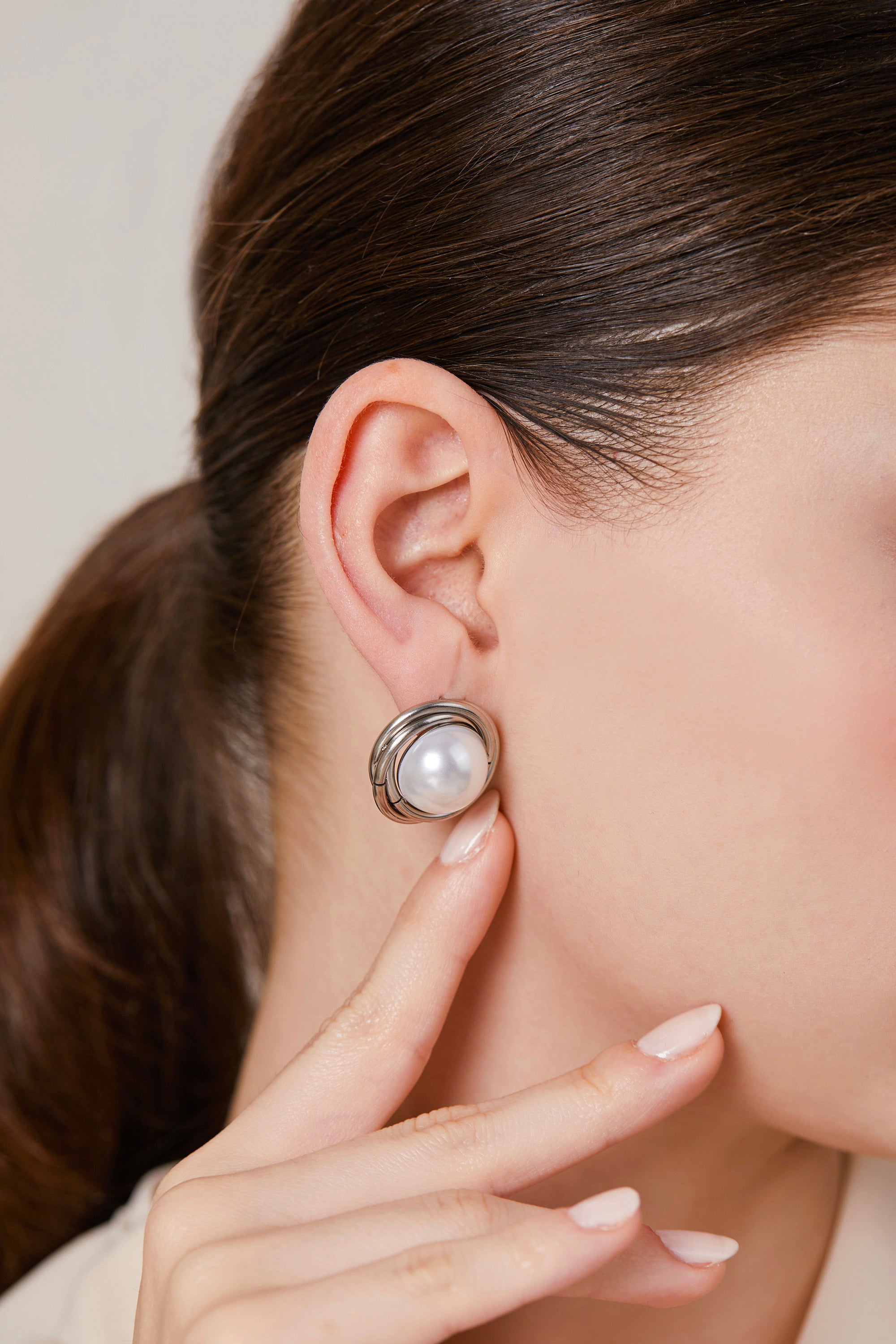 Steel Pearl Earring Silver