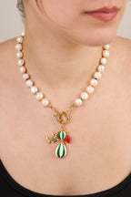 Renk Detaylı Charmlı Gerçek İnci Kolye