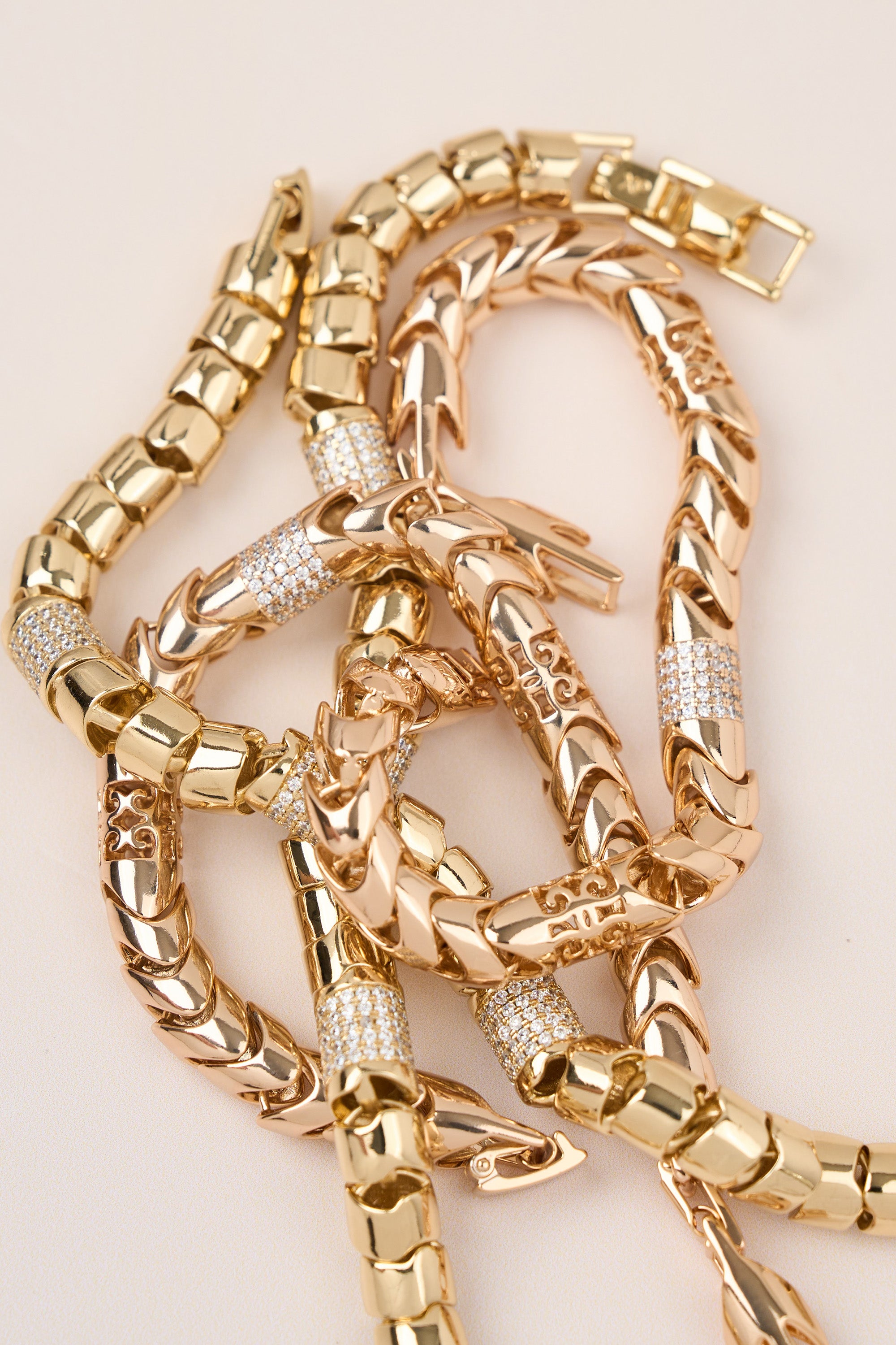 Xuping Zircon Stone Detailed Bracelet Rose