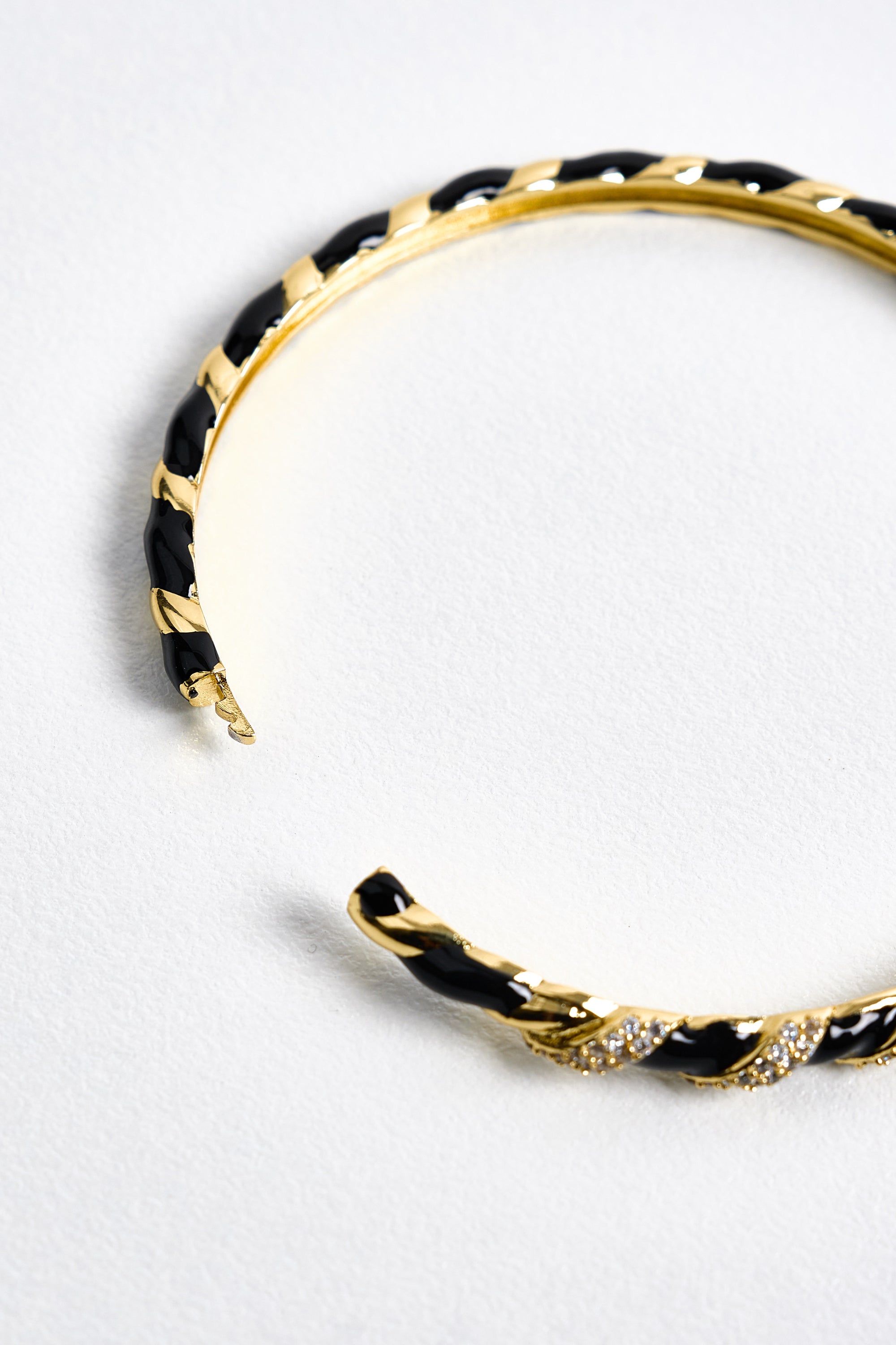 Özel Seri Twist Shine Bileklik