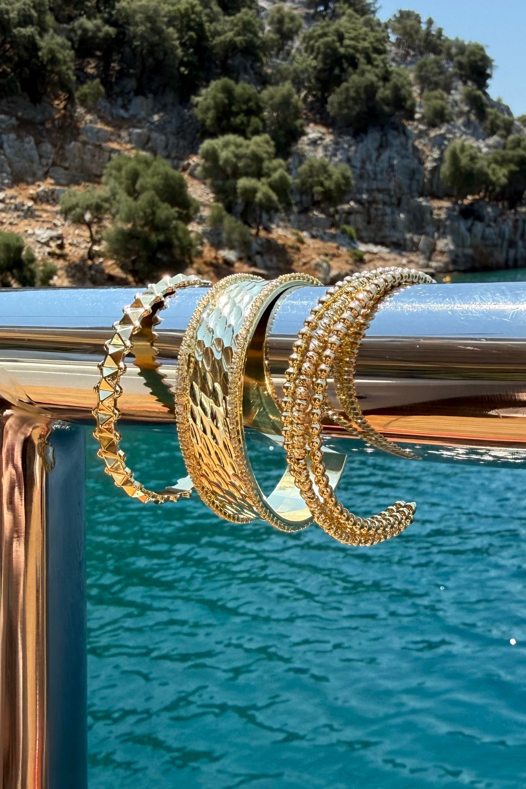 14K Altın Kaplama Dorikalı Kalıp Bileklik