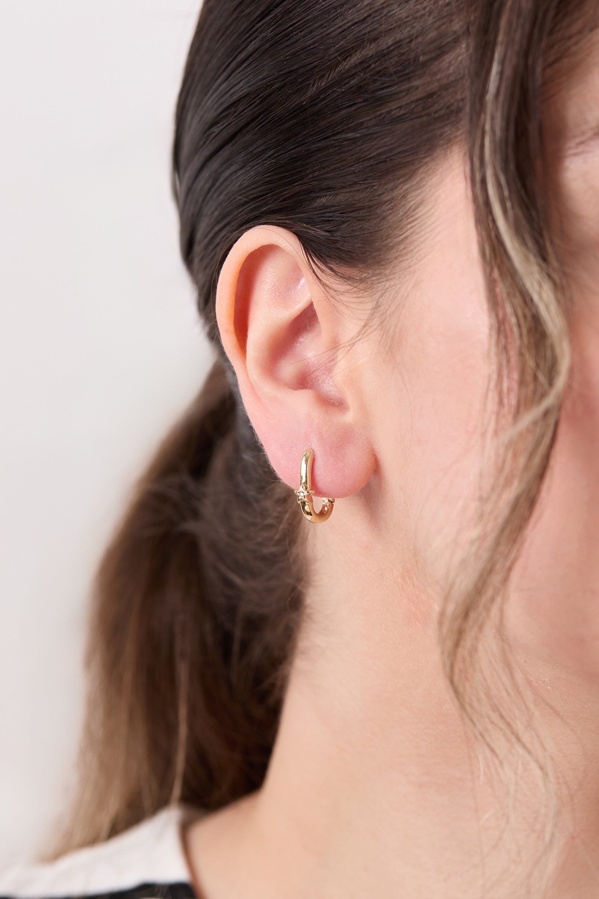 Xuping Tiny Star Detailed Earrings
