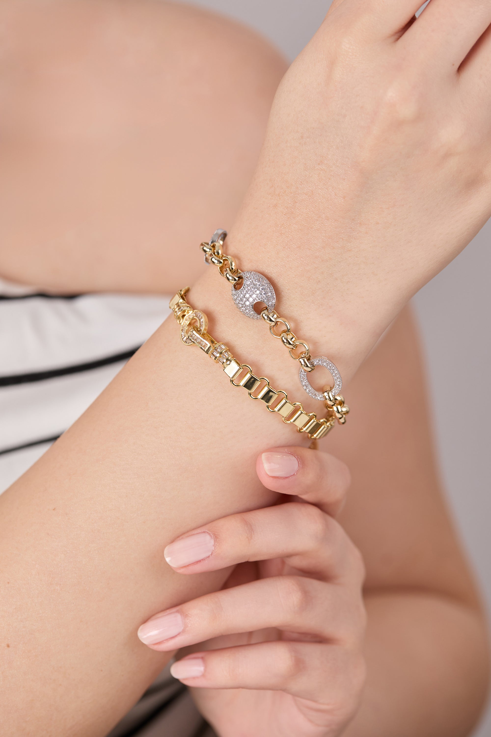 14K Gold Plated Shiny Hallow Bracelet
