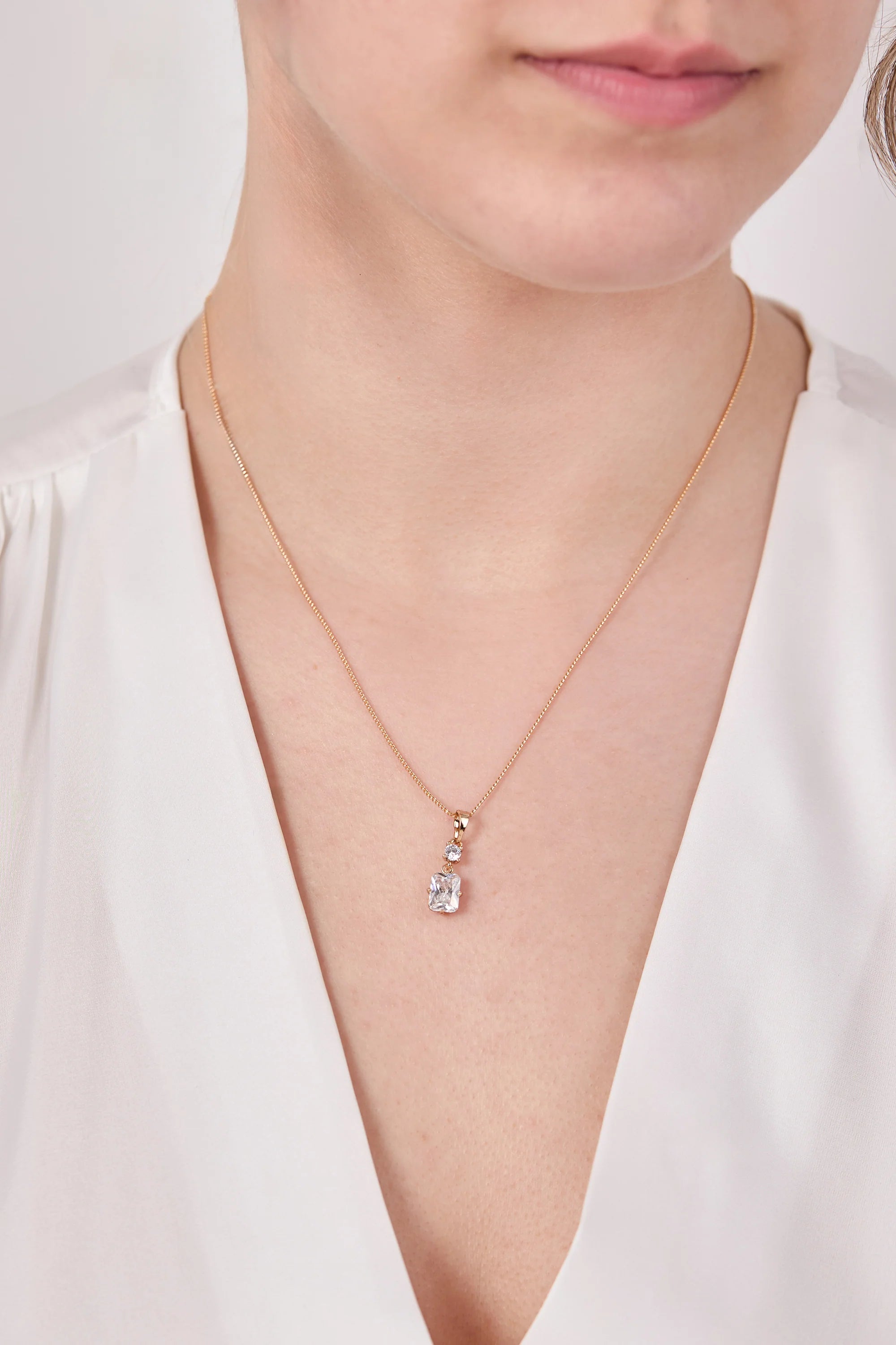 Xuping Baget Model Taşlı Kolye