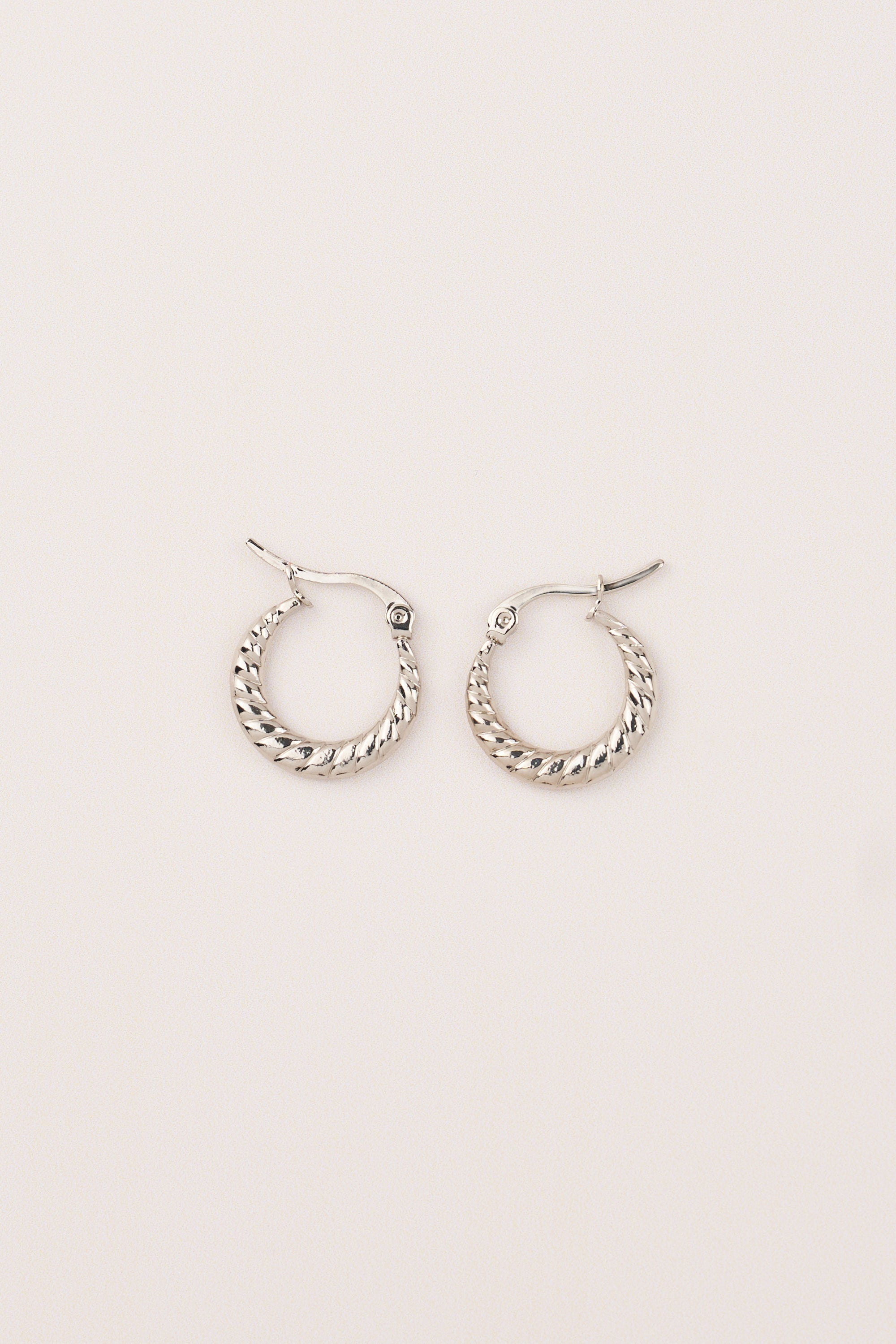 Steel Twisted Earring Silver