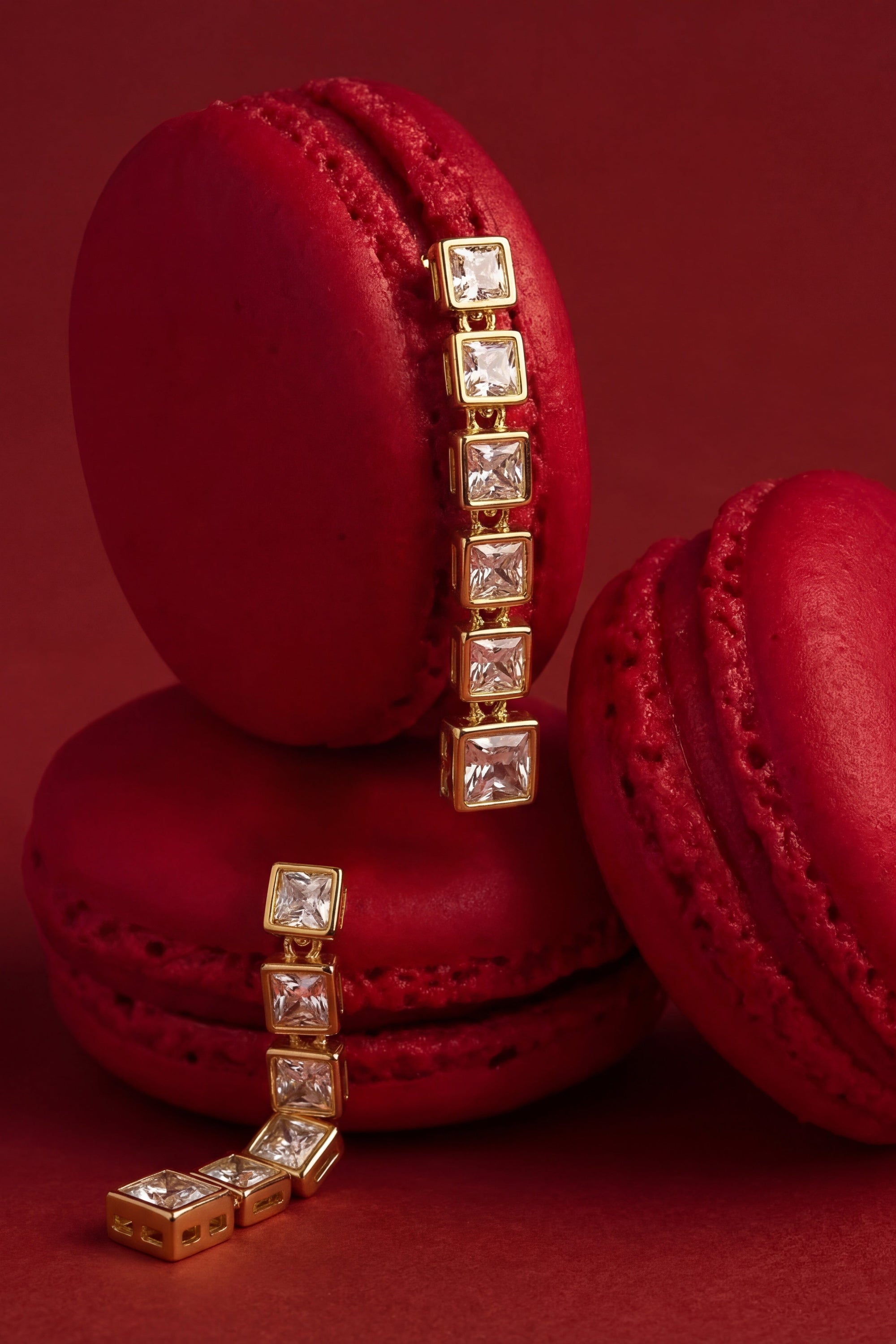 Xuping Taşlı Sallantılı Küpe