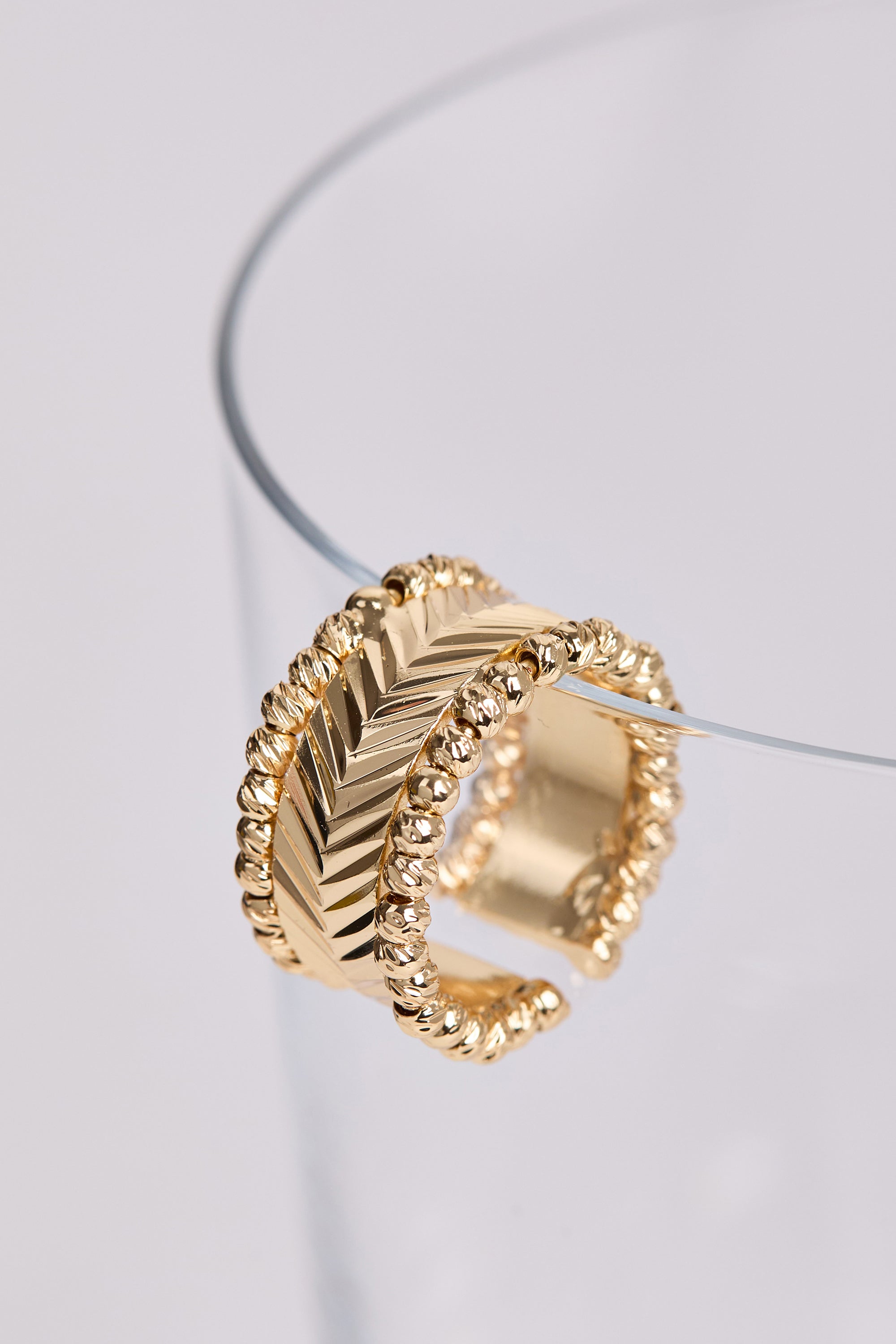 Herringbone Model Thick Ring