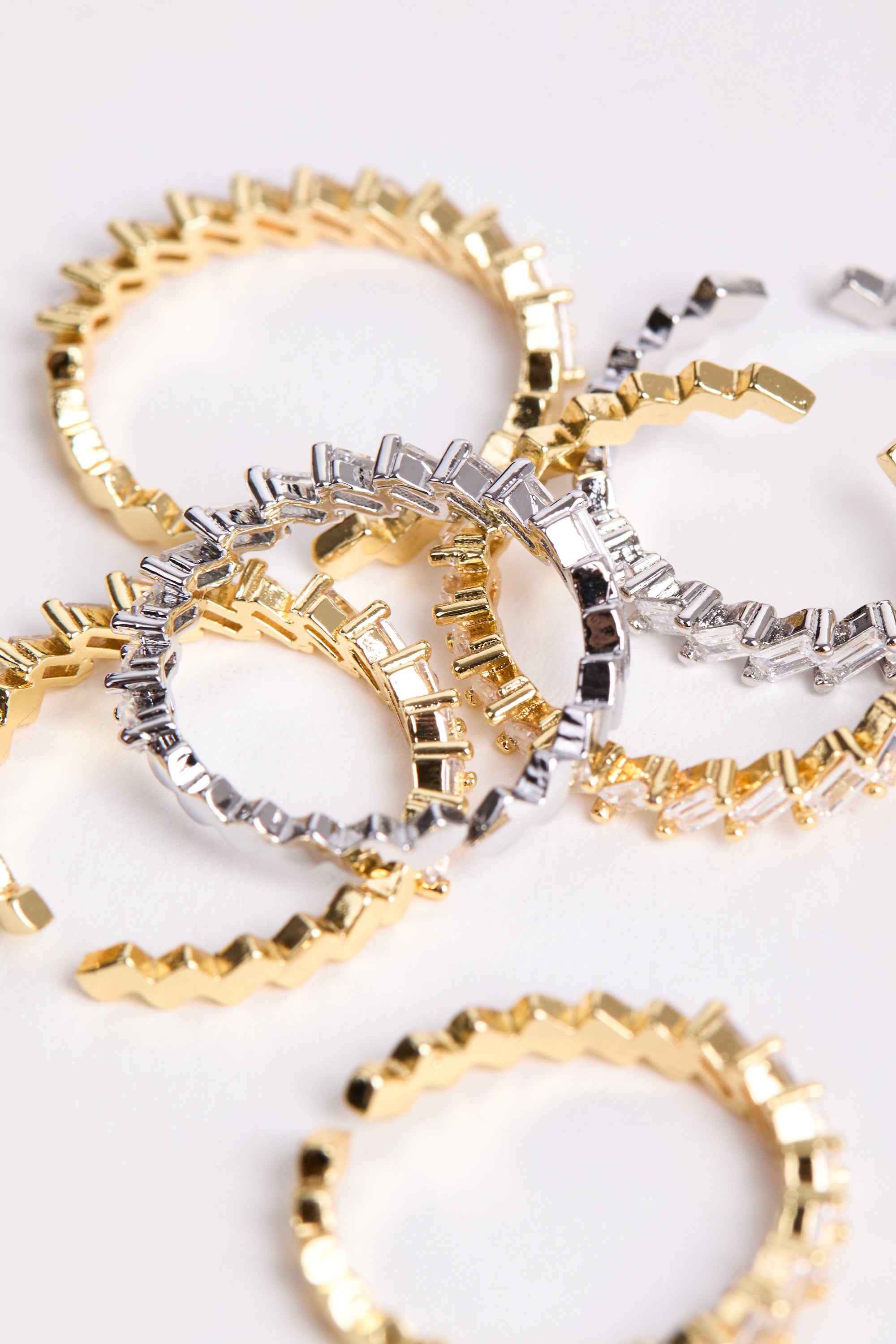 Taşlı Zikzak Yüzük