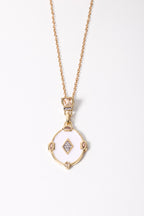 Çelik Taşlı Beyaz Madalyon Kolye