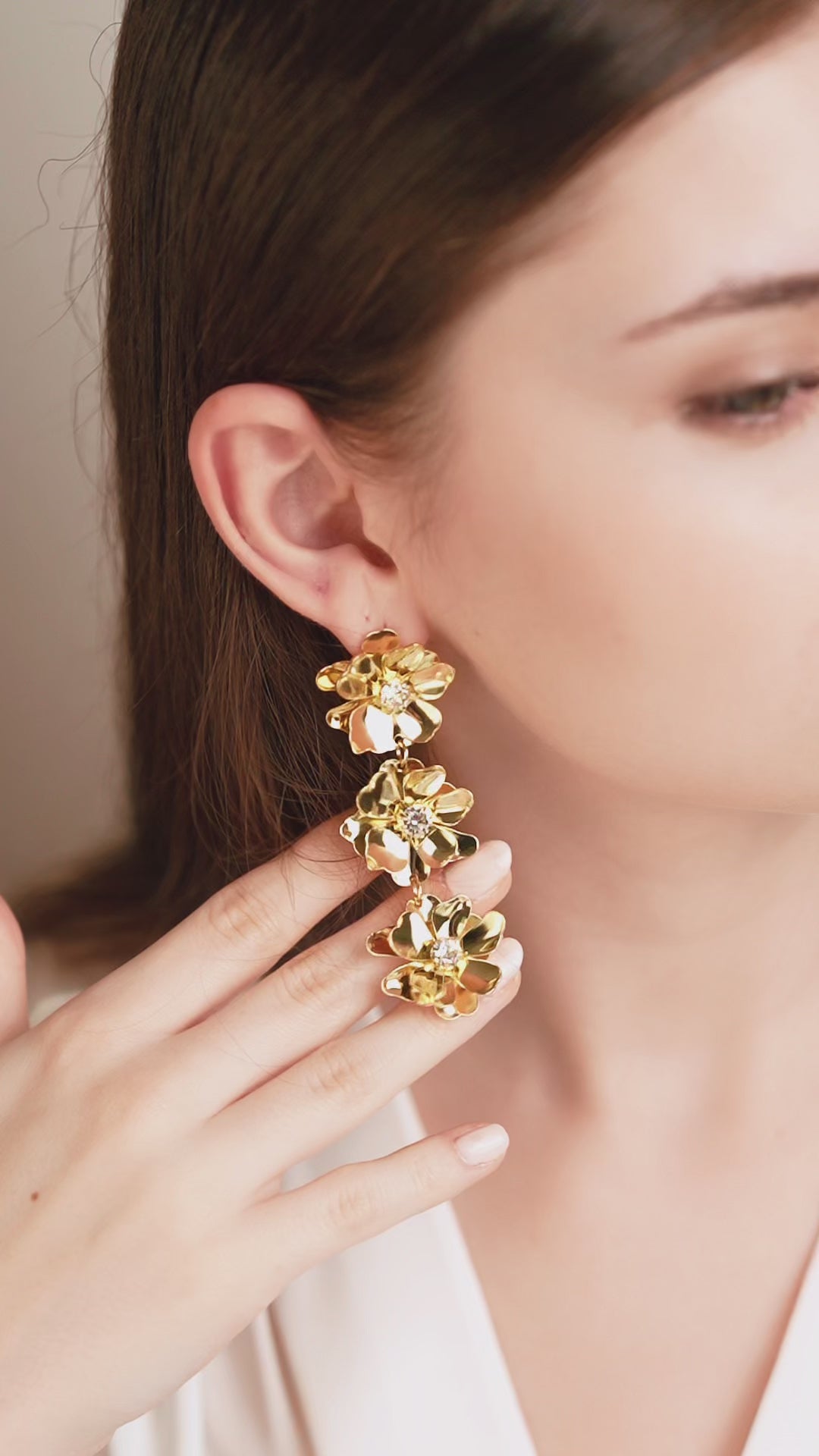 Design Triple Flower Earrings Gold