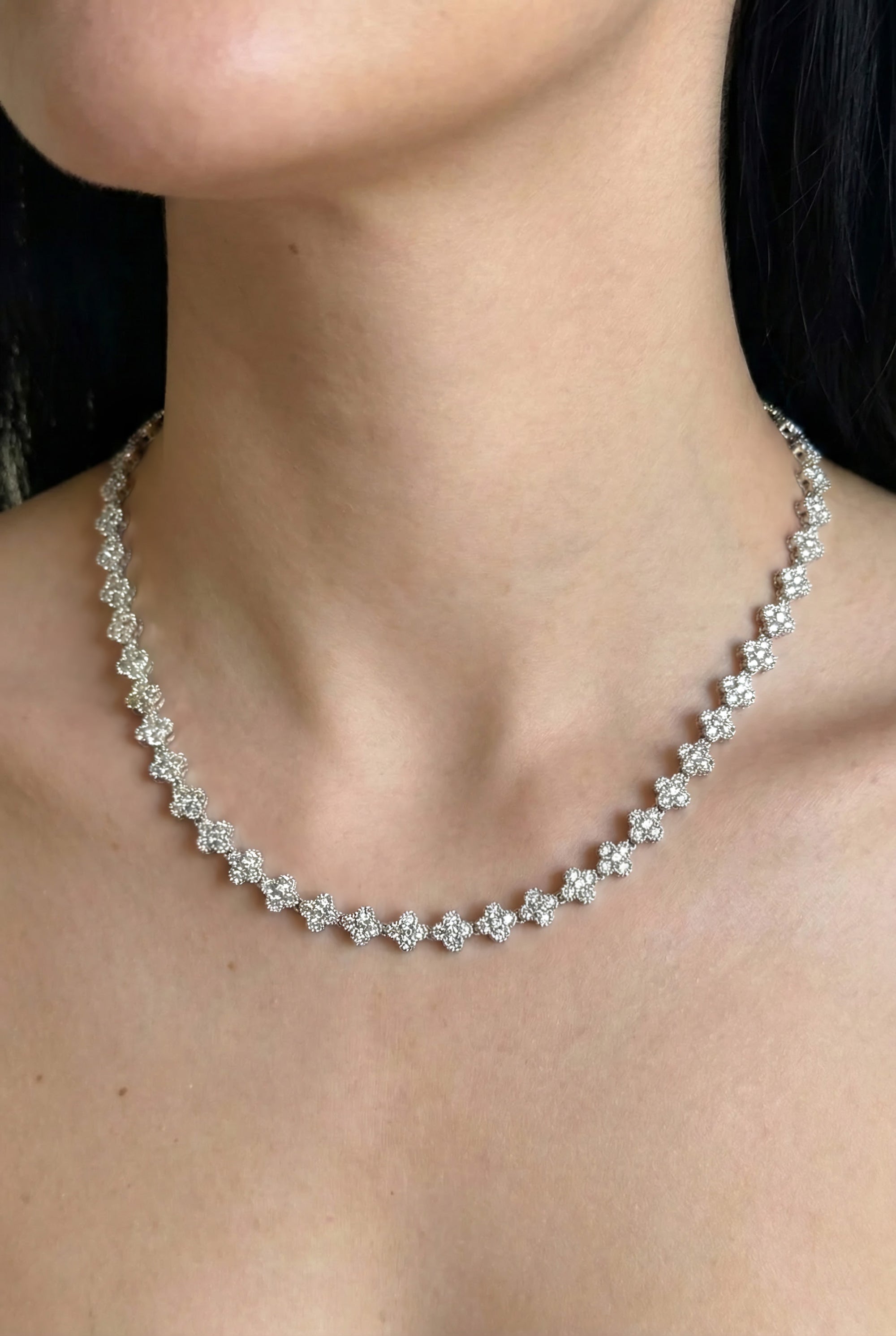 VIP Özel Seri Zirkon Taşlı Yonca Kolye Silver